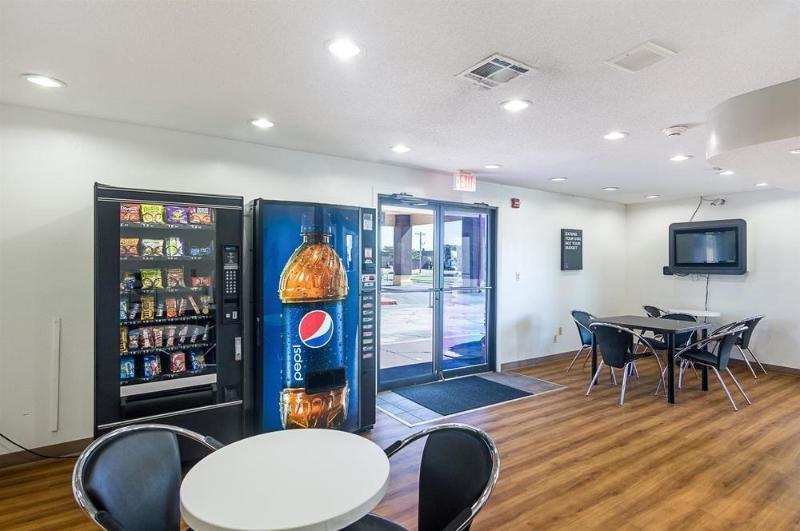 Studio Inn Extended Stay Oklahoma City Airport By Oyo מראה חיצוני תמונה