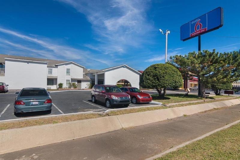 Studio Inn Extended Stay Oklahoma City Airport By Oyo מראה חיצוני תמונה