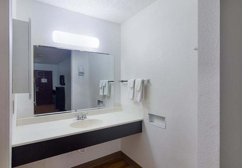 Studio Inn Extended Stay Oklahoma City Airport By Oyo מראה חיצוני תמונה